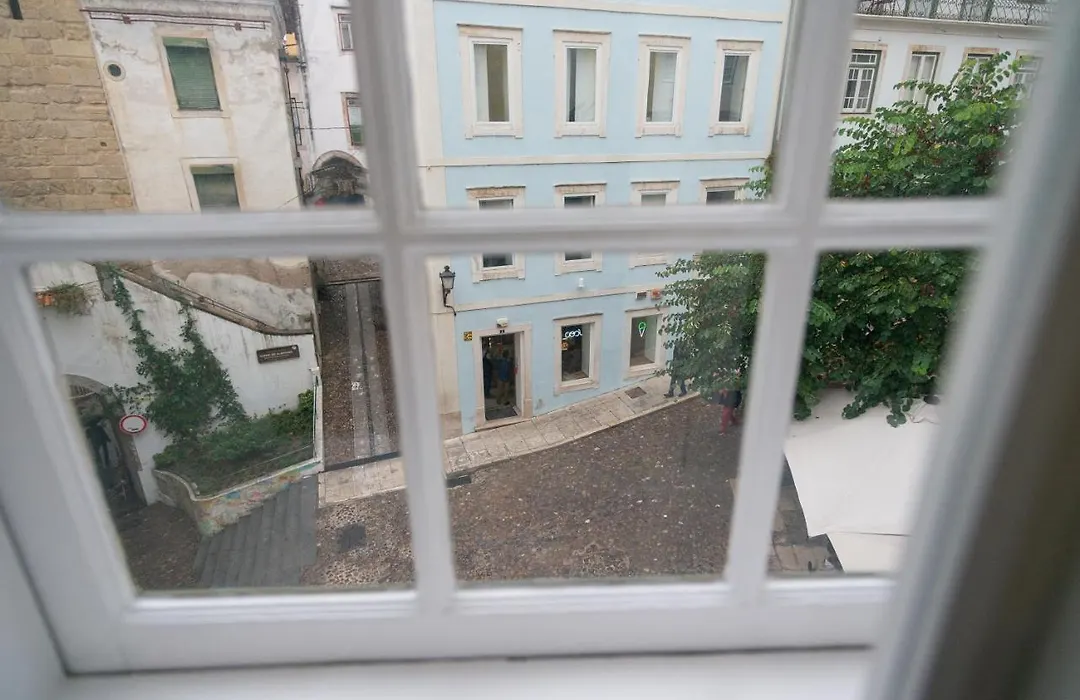 Change The World Hostels - Coimbra - Almedina-1